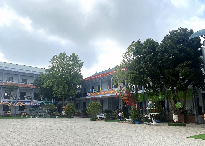 Trường Tiểu học Tiên Cát đón bằng công nhận chuẩn Quốc gia mức độ 2