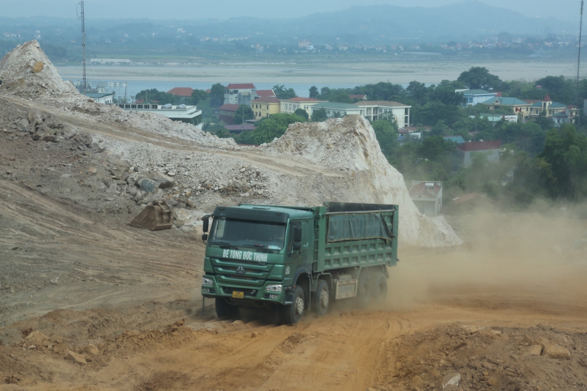 Huyện Thanh Thủy, tỉnh Phú Thọ: Xe vi phạm về tải trọng bùng phát trở lại.