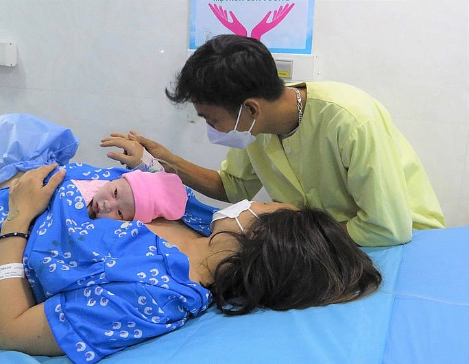 Đón những em bé “hổ nhí” đầu tiên chào đời tại các bệnh viện lớn trên cả nước