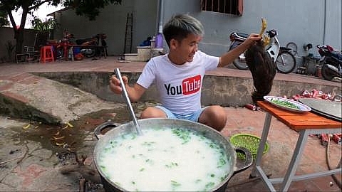 Làm sao để loại bỏ các “video bẩn” khỏi không gian mạng?