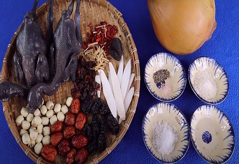 Gà tần thuốc bắc - thực dưỡng "vàng" cho người cao tuổi trong mùa dịch Covid-19