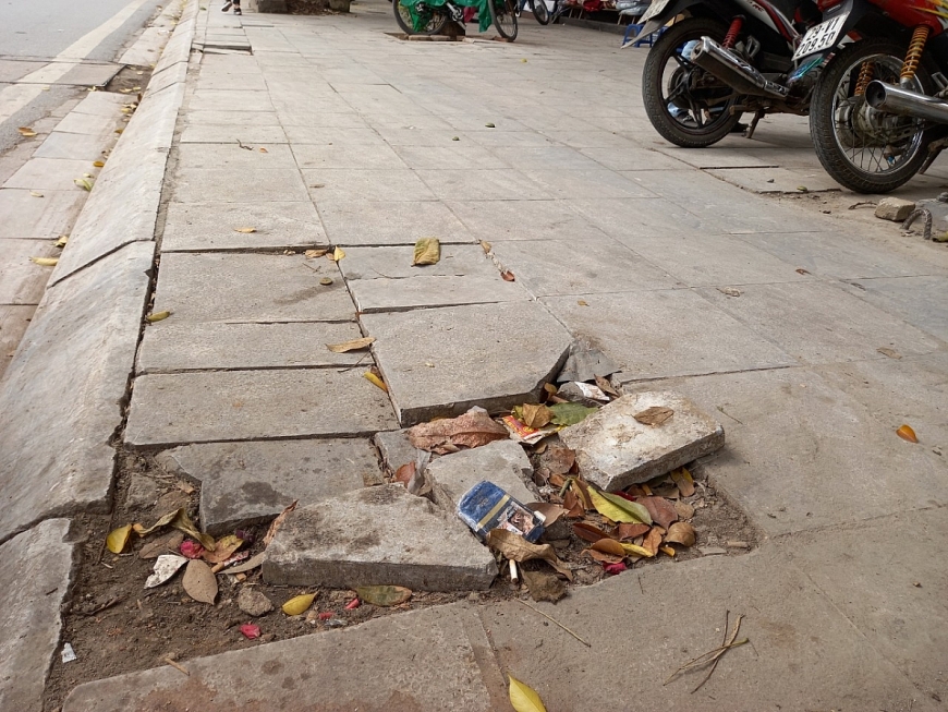 "Vòng đời" không tưởng của vỉa hè lát đá độ bền 70 năm tại Hà Nội