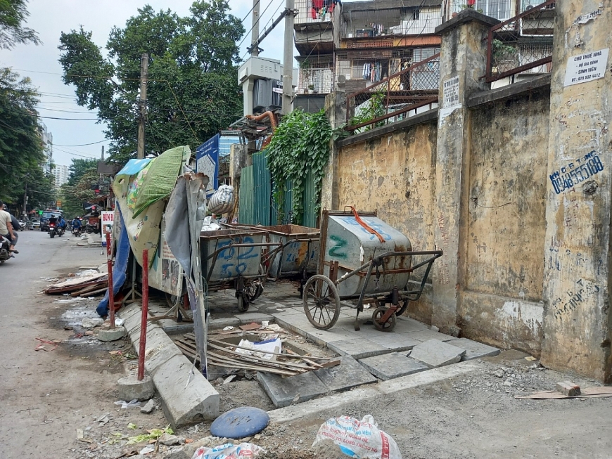 "Vòng đời" không tưởng của vỉa hè lát đá độ bền 70 năm tại Hà Nội