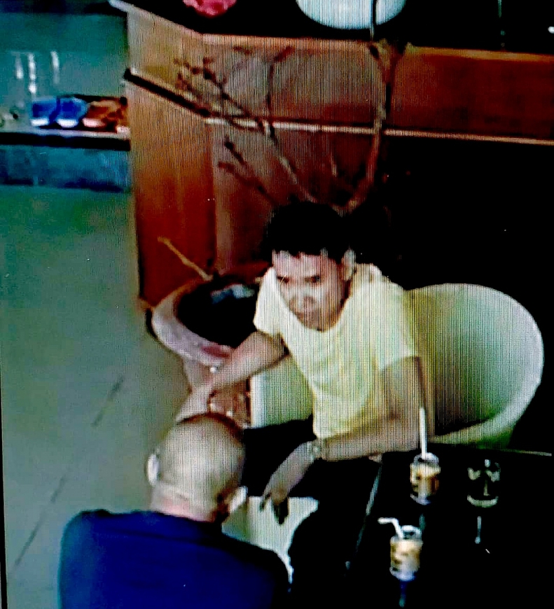 Ông Đức gặp bị cáo tại quán cà phê trước phiên xét xử 