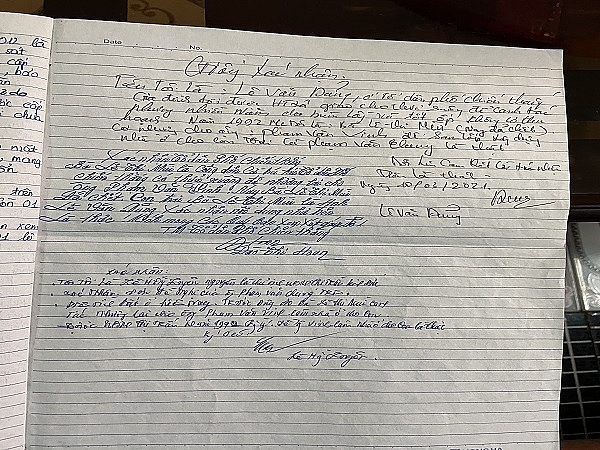 3.	Nguyên chủ tịch UBND thị trấn Minh Đức Lê Hồng Luyên ký xác nhận đồng ý cho gia đình ông Chung xây dựng nhà từ năm 1992.