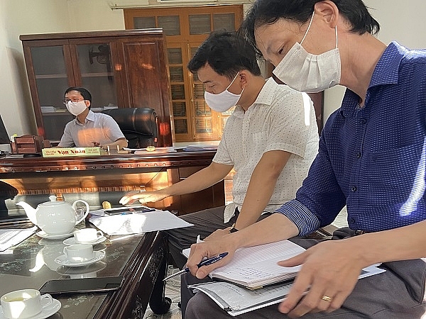 4.	Chánh văn phòng UBND huyện Thủy Nguyên, ông  Lương Thủy Lâm và Phó Giám đốc Trung tâm phát triển quỹ đất, ông Trần Đức Thanh hứa sẽ cung cấp hồ sơ dự án.