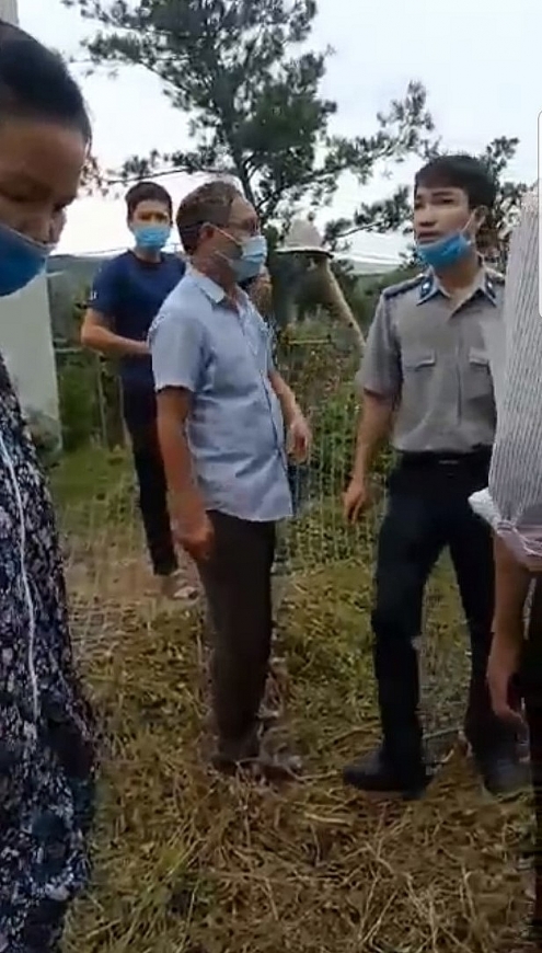 Hình ảnh đoàn công tác do Chi cục THADS huyện Nam Trực tổ chức tại lô đất.