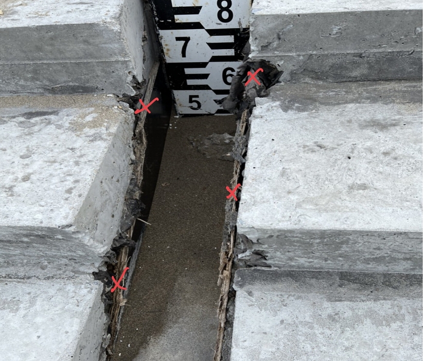 Tương tự vỏ bao xi măng, những tấm ván ép làm khuôn cũng“lưu cữu”