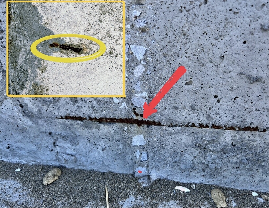 Rất nhiều đoạn sắt “lộ thiên”, hoen rỉ...