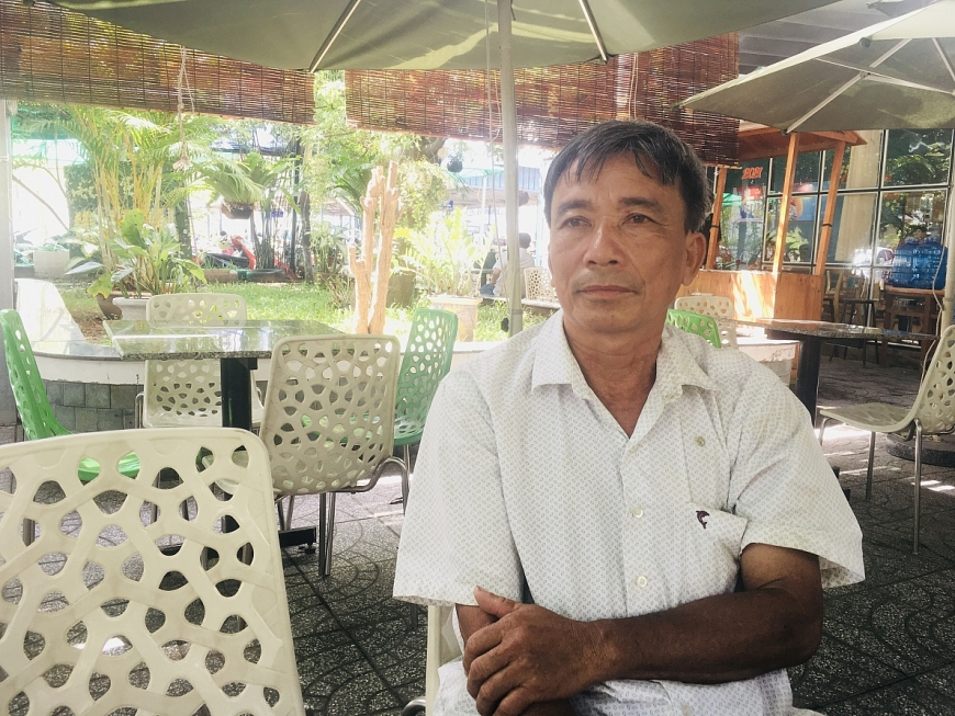 Ông Huỳnh Công Văn cho biết bị Võ Thiện Tùng đánh tét môi đến nay còn đau, một bên tai đã bị điếc. 5852 anh 11