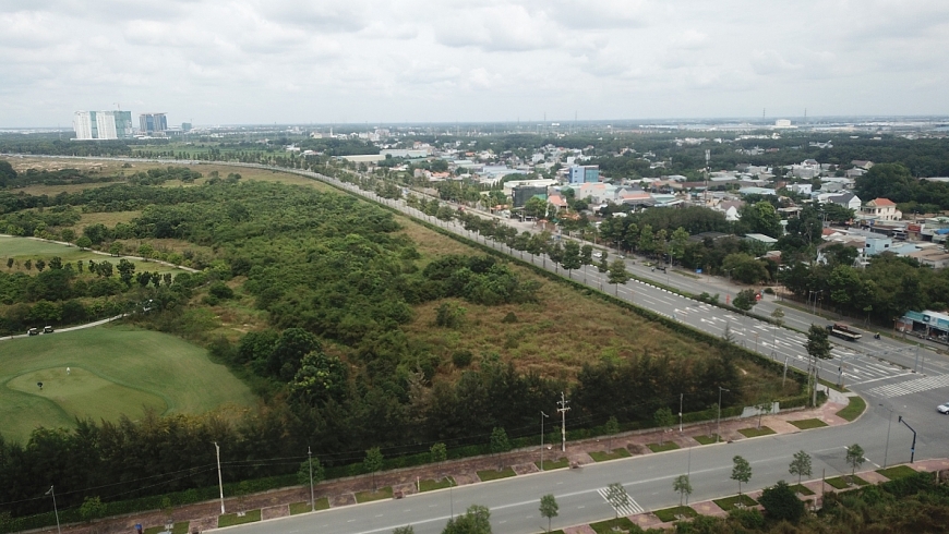 Hai khu “đất vàng” 43ha và 145ha nằm kế nhau, từng do doanh nghiệp thuộc Tỉnh ủy Bình Dương quản lý ngay cửa ngõ thành phố mới Bình Dương - Ảnh: BÁ SƠN