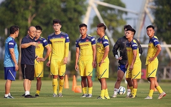 HLV Park Hang Seo gọi gần 50 cầu thủ cho U22 Việt Nam, Đoàn Văn Hậu không có tên