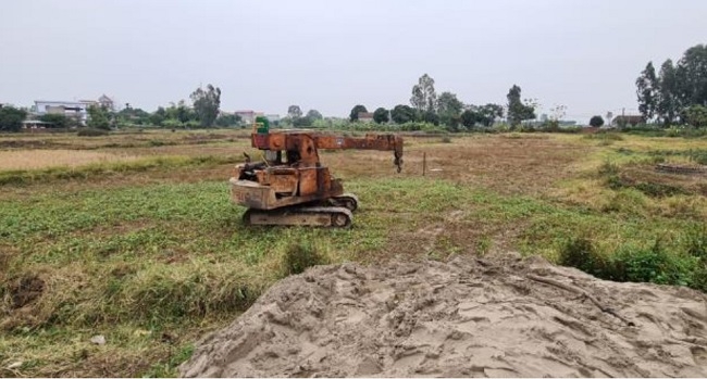 Bắc Ninh: Máy ép cọc đổ làm 4 cháu nhỏ thương vong