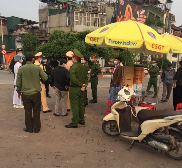 Bắc Ninh: Lấy mẫu xét nghiệm và cách ly người từ vùng có dịch về dịp Tết