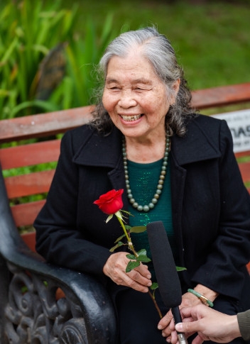 Màn tỏ tình ấn tượng với 99.999 bông hồng