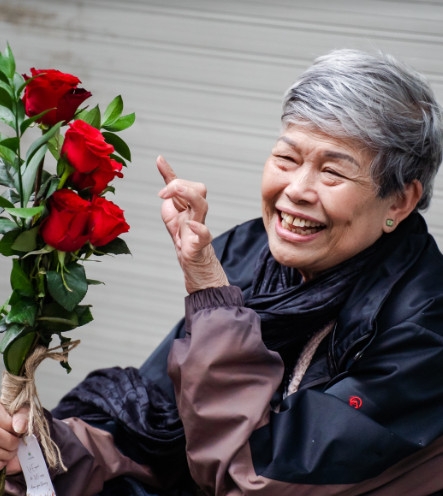 Màn tỏ tình ấn tượng với 99.999 bông hồng