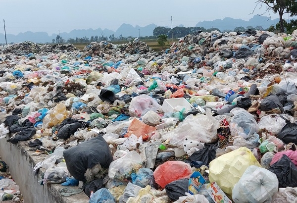 Đơn vị mời thầu nói gì về việc Công ty Minh Quân đang bê bối vẫn trúng gói thầu thu gom rác thải 