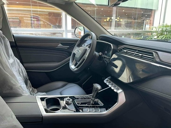 Ford Territory bất ngờ xuất hiện tại đại lý