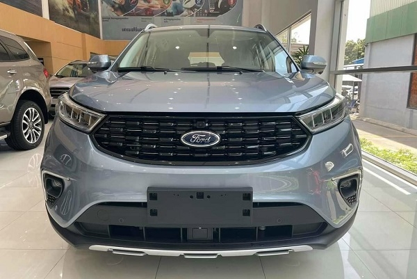 Ford Territory bất ngờ xuất hiện tại đại lý
