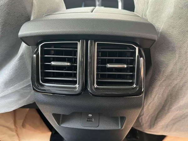 Ford Territory bất ngờ xuất hiện tại đại lý