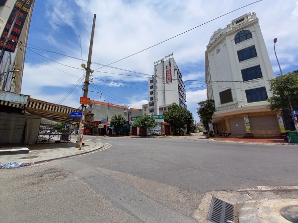 Hình ảnh vắng vẻ tại các tuyến đường sầm uất nhất thị xã Từ Sơn, tỉnh Bắc Ninh