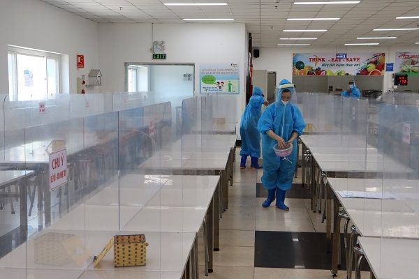 Hình ảnh nơi ăn, nghỉ trong nhà máy của công nhân Bắc Ninh