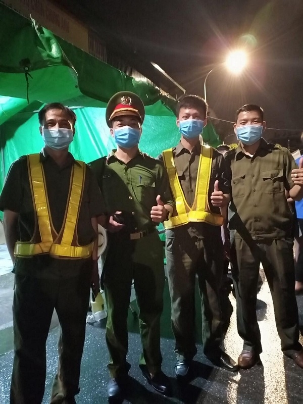 Bắc Ninh: Người dân nơi tâm dịch huyện Thuận Thành vui mừng khi dỡ phong toả