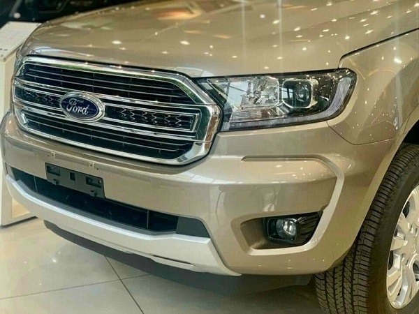 Ford Việt Nam giảm giá mạnh mẫu Everest