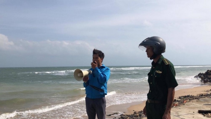 Quảng Ngãi gấp rút sơ tán người cao tuổi, trẻ em đi tránh bão số 9