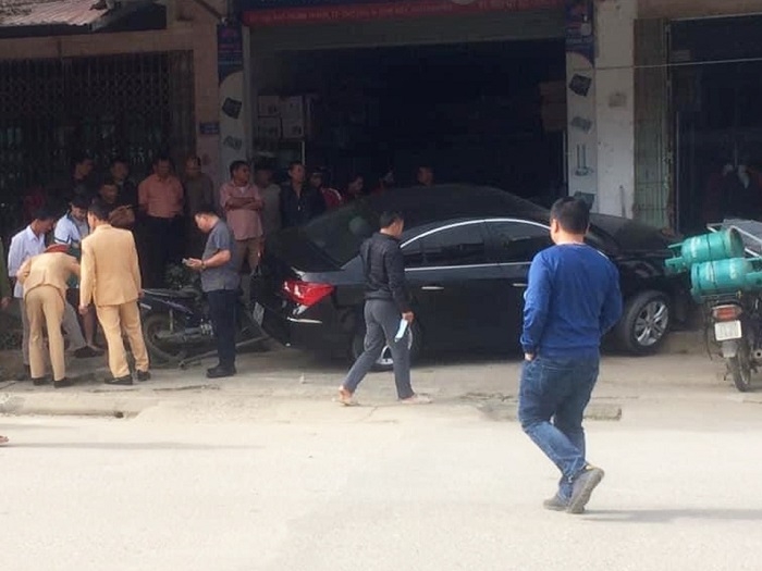 Chưa có bằng lái vẫn mượn xe ôtô đi ăn khai trương nhà hàng, nam thanh niên tông chết hai cha con