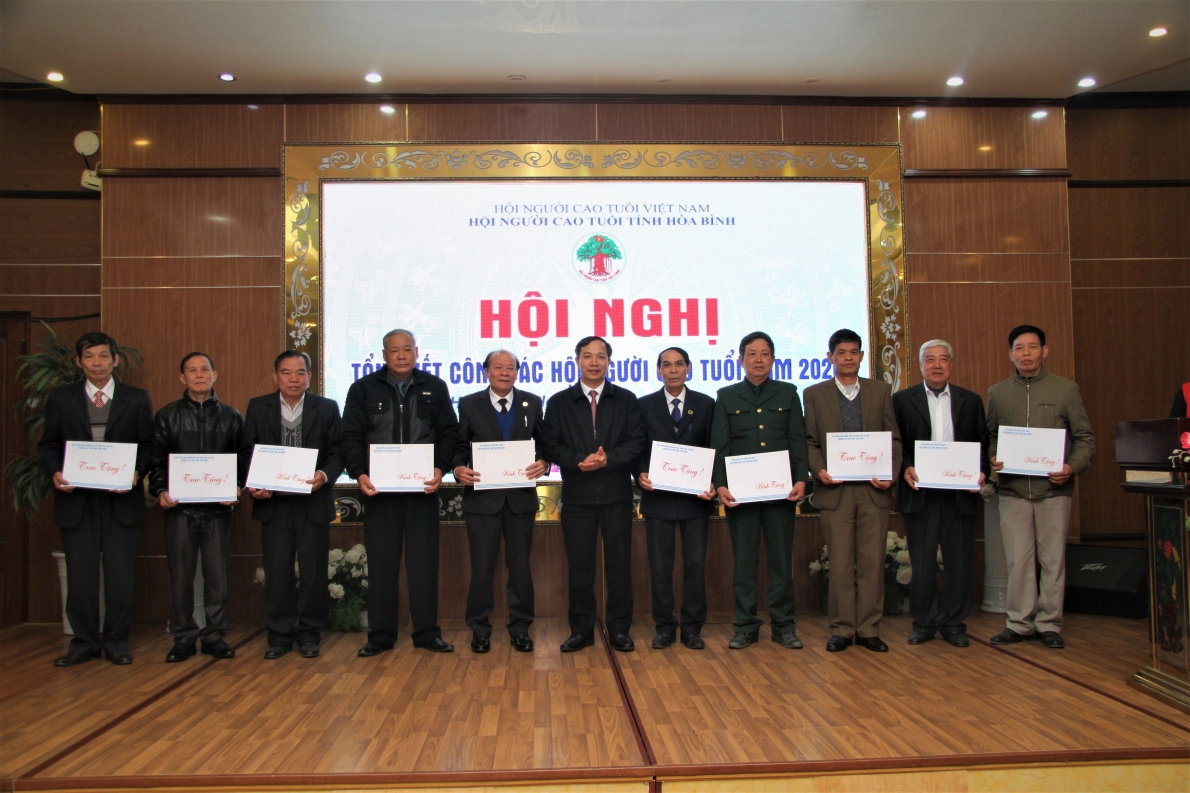 Phong trào “Tuổi cao - Gương sáng” phong phú, hiệu quả