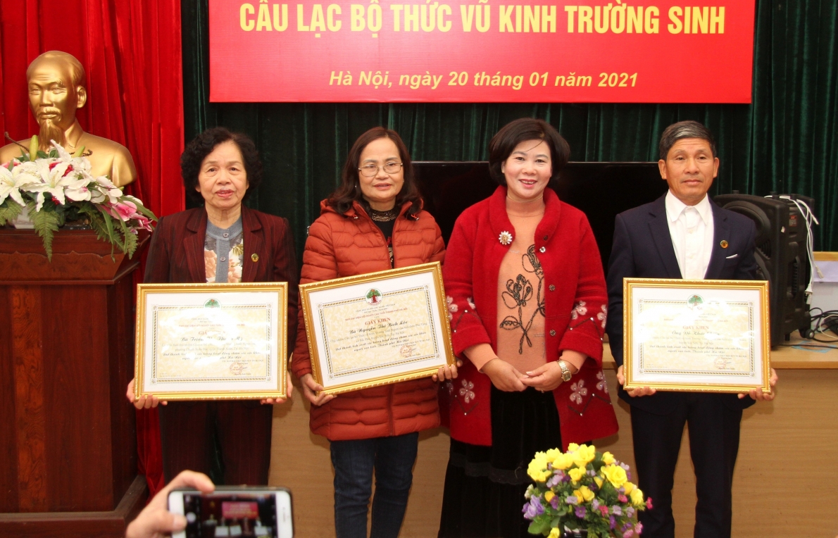 Gắn kết bền vững với người cao tuổi