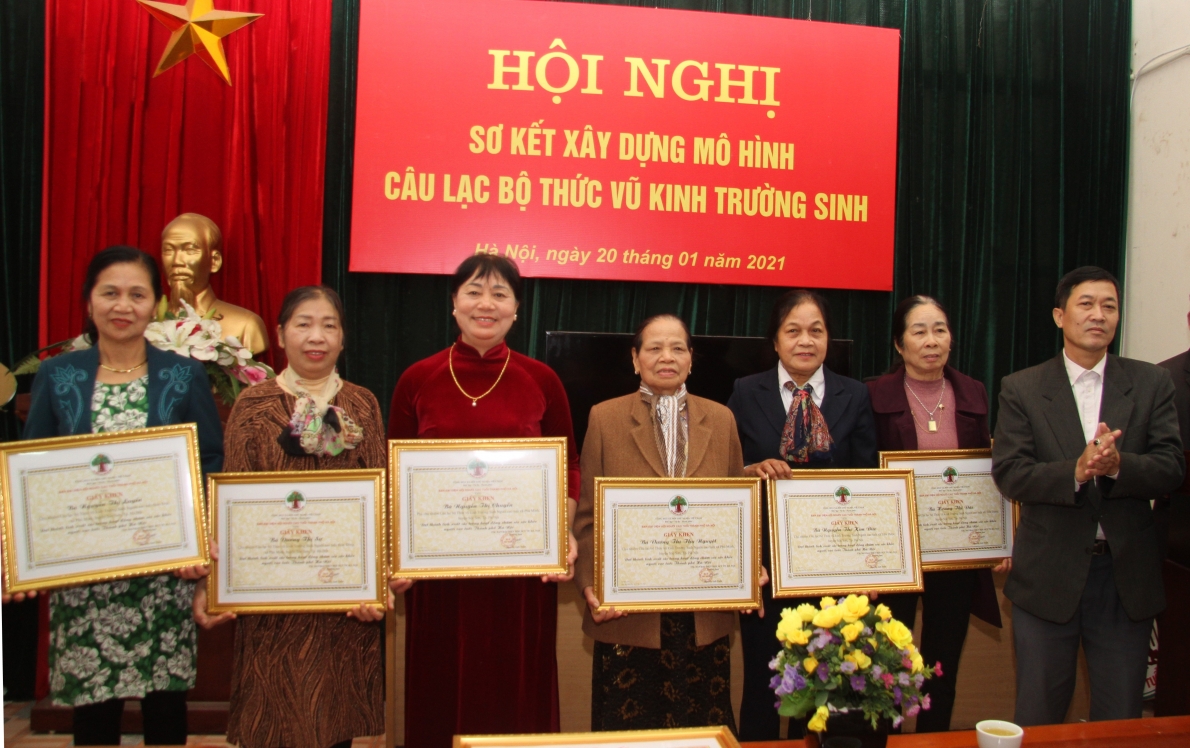 Gắn kết bền vững với người cao tuổi