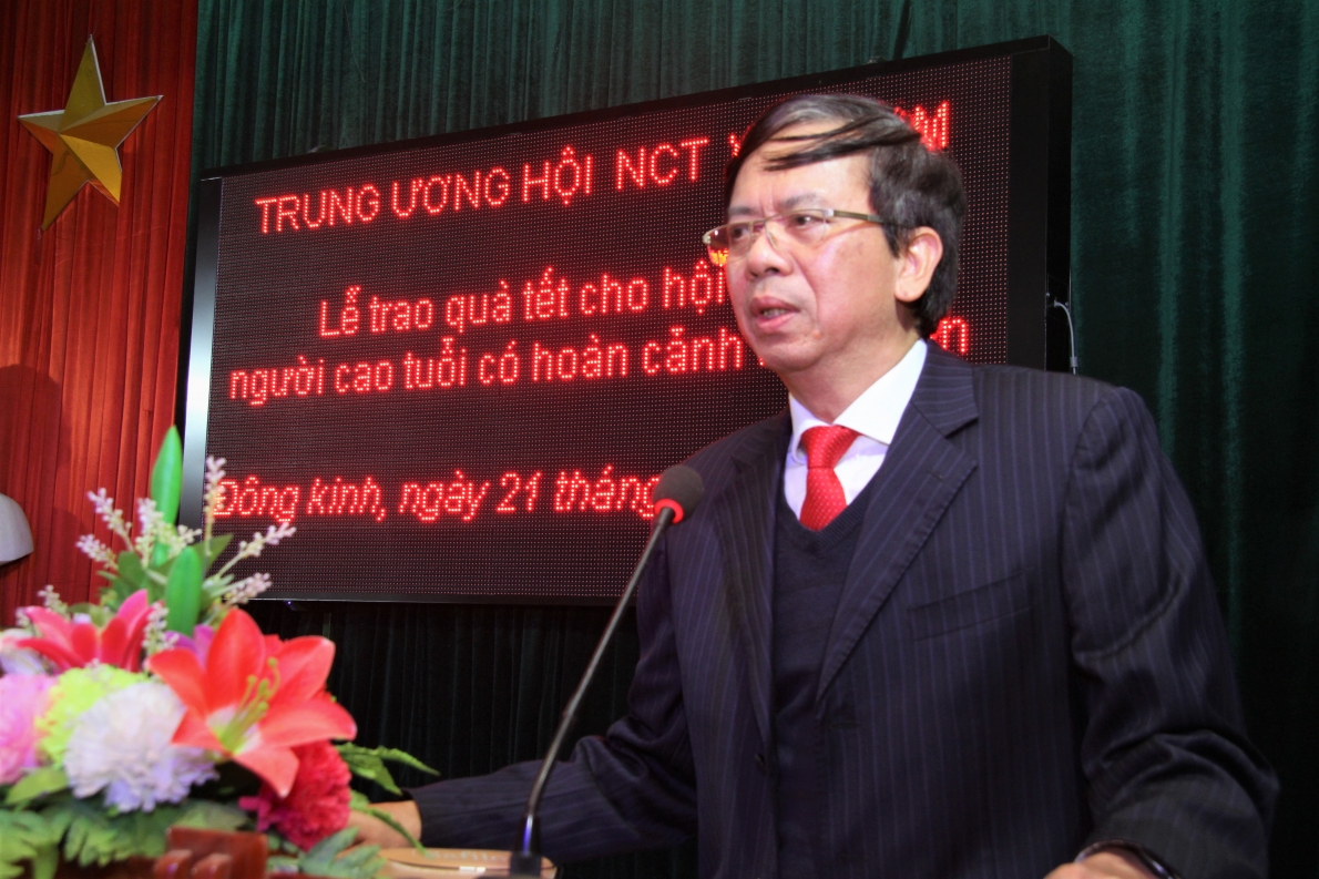 Được chăm lo, người cao tuổi ngày càng nêu gương sáng