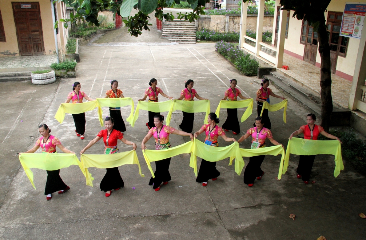 Khắp nơi chăm sóc, phát huy vai trò người cao tuổi