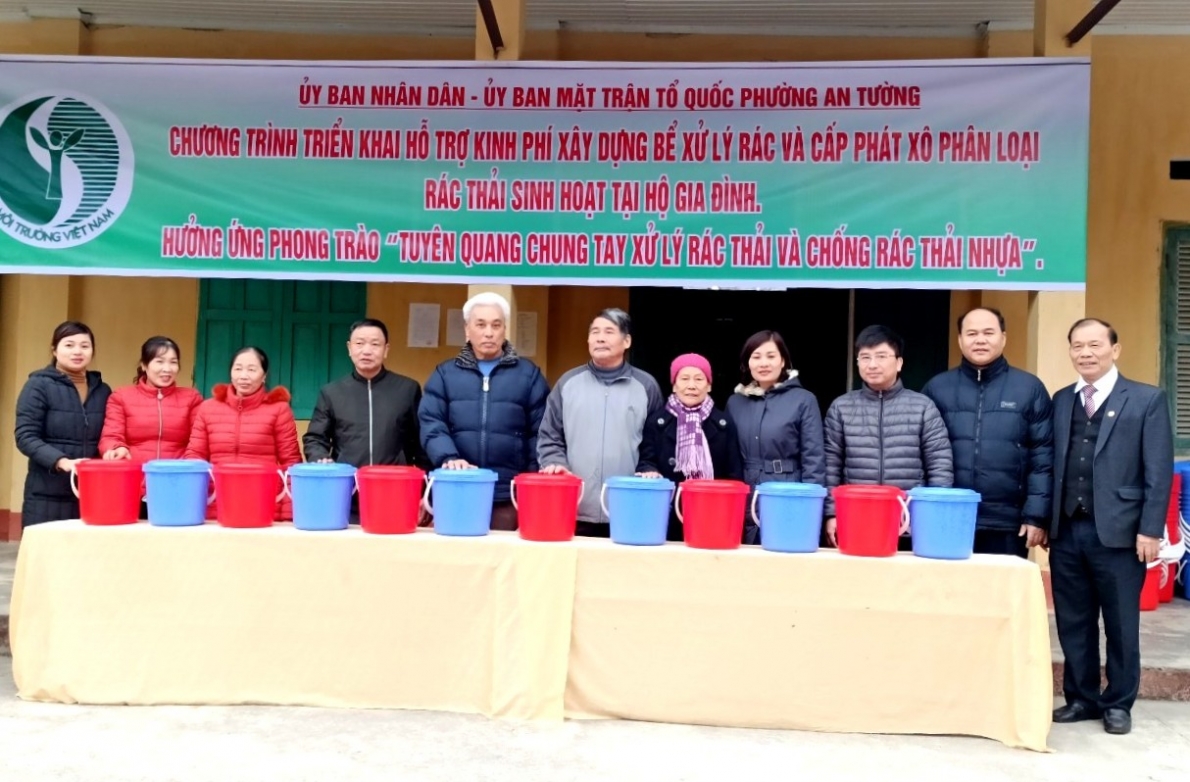 Người đàn ông làm giàu từ… rác