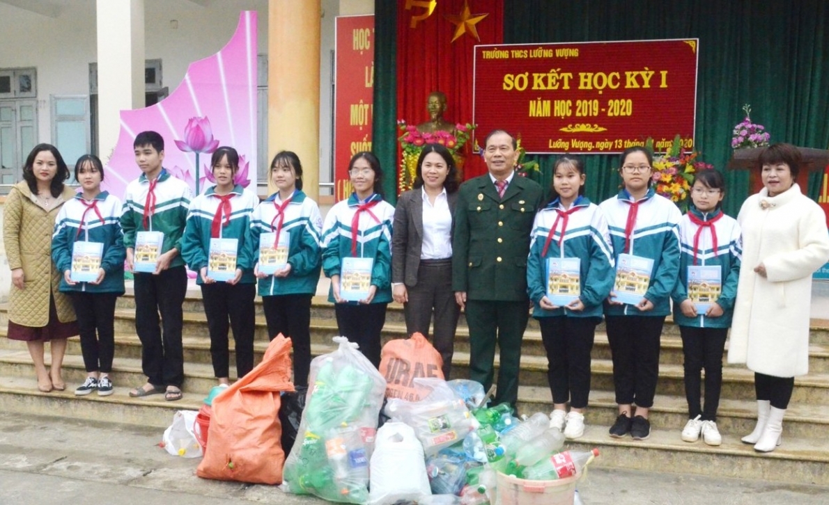 Người đàn ông làm giàu từ… rác