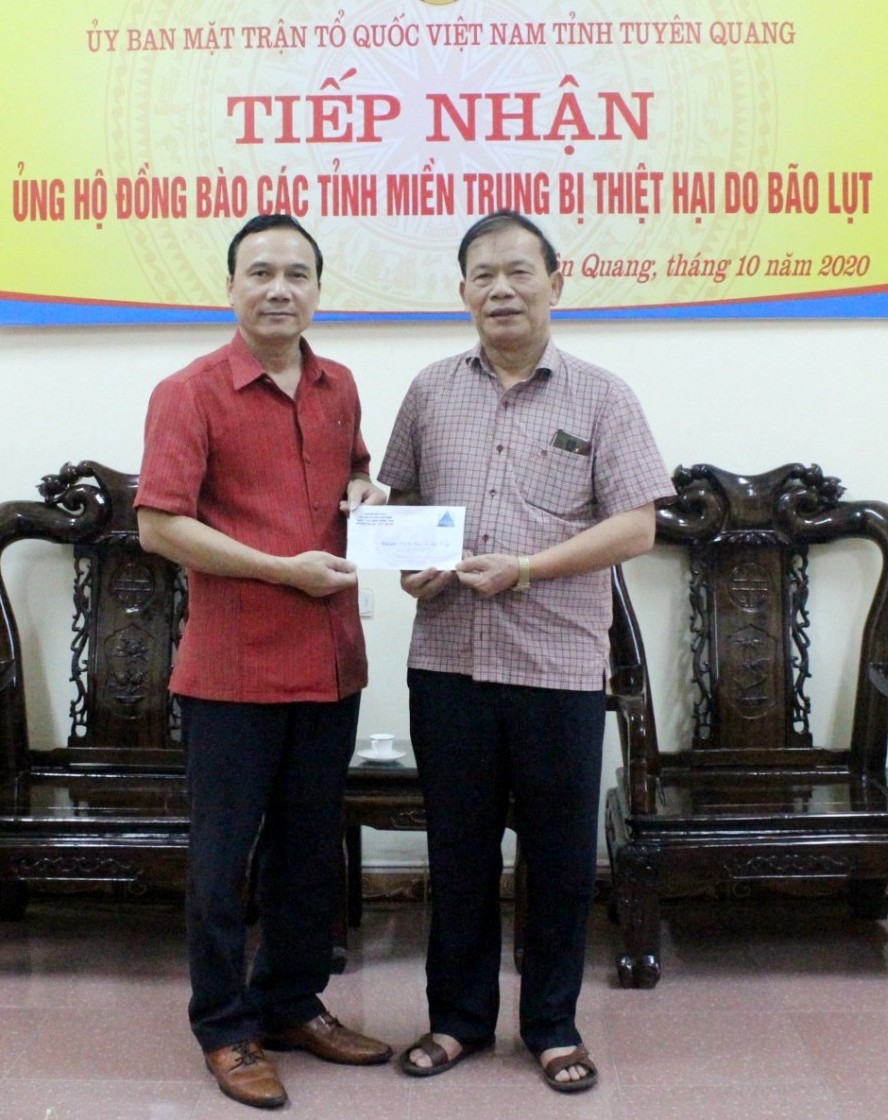 Người đàn ông làm giàu từ… rác