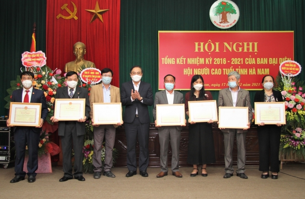 Nhiều tập thể, cá nhân NCT xuất sắc tỉnh Hà Nam được UBND tỉnh khen thưởng