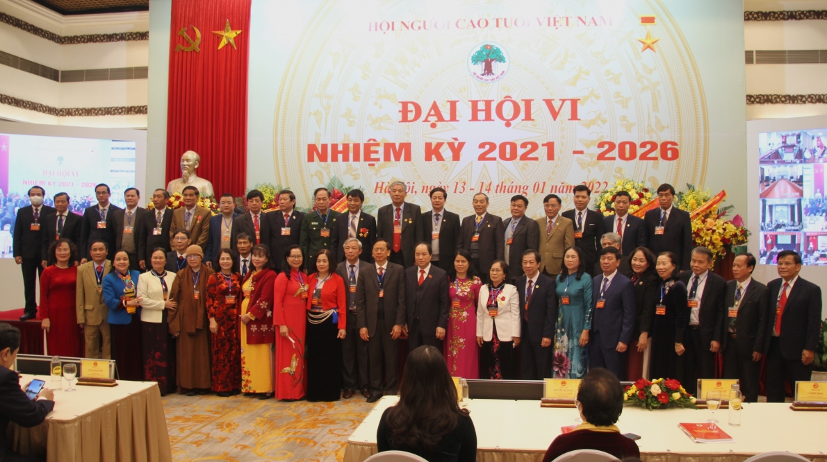 Ban Chấp hành Hội NCT Việt Nam khóa VI, nhiệm kì 2021-2026 ra mắt Đại hội