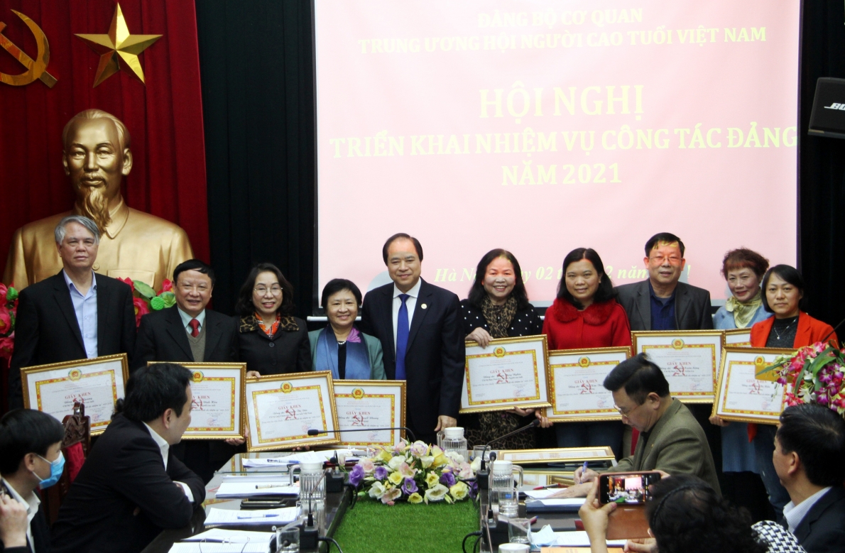Tổng kết công tác năm 2020, triển khai nhiệm vụ năm 2021 Tổng kết công tác năm 2020, triển khai nhiệm vụ năm 2021