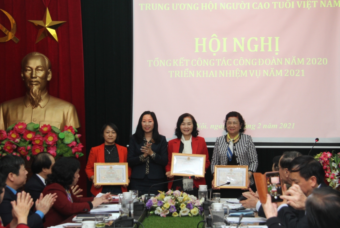 Tổng kết công tác năm 2020, triển khai nhiệm vụ năm 2021 Tổng kết công tác năm 2020, triển khai nhiệm vụ năm 2021