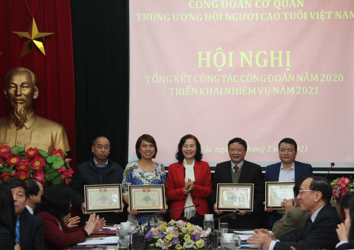 Tổng kết công tác năm 2020, triển khai nhiệm vụ năm 2021 Tổng kết công tác năm 2020, triển khai nhiệm vụ năm 2021