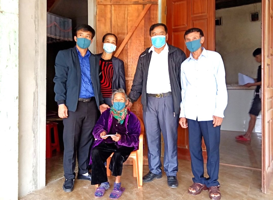 Chăm lo Tết và mừng thọ người cao tuổi