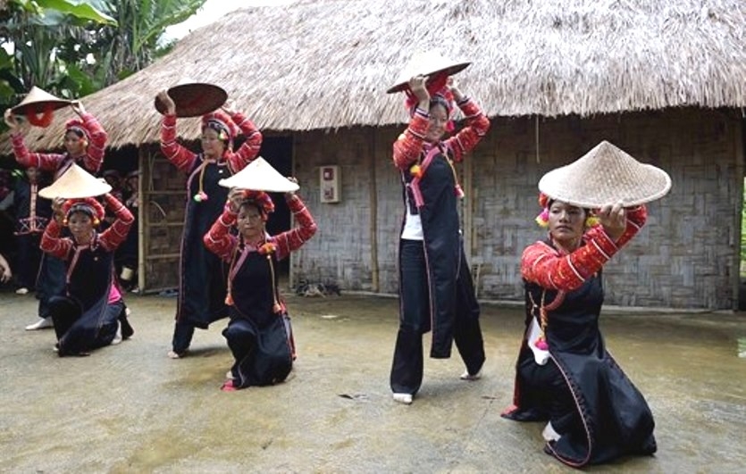 Người La Hủ ở Mường Tè