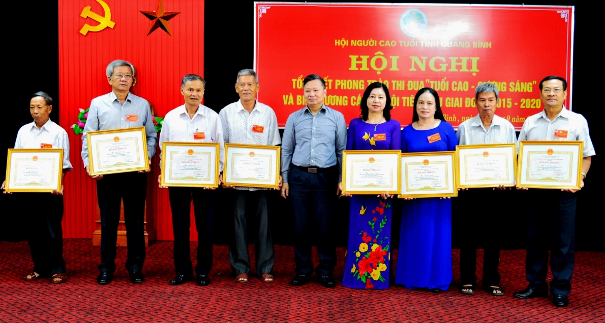 Toàn xã hội chăm sóc và phát huy vai trò người cao tuổi