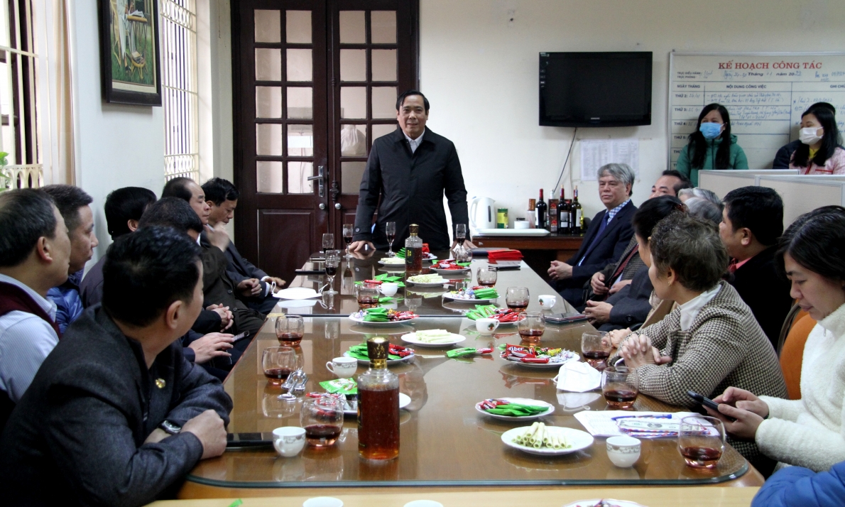 Chủ tịch Nguyễn Thanh Bình chúc Tết cán bộ, phóng viên, viên tập viên, nhân viên Tạp chí Người cao tuổi