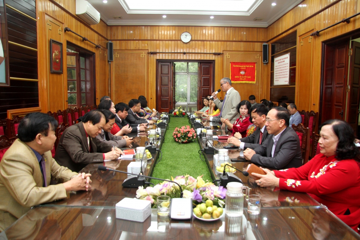 Tiếp tục quan tâm nữ đoàn viên Công đoàn, người lao động