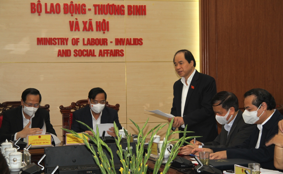 Phó Chủ tịch Trương Xuân Cừ báo cáo kết quả nổi bật của Hội giai đoạn 2016-2021