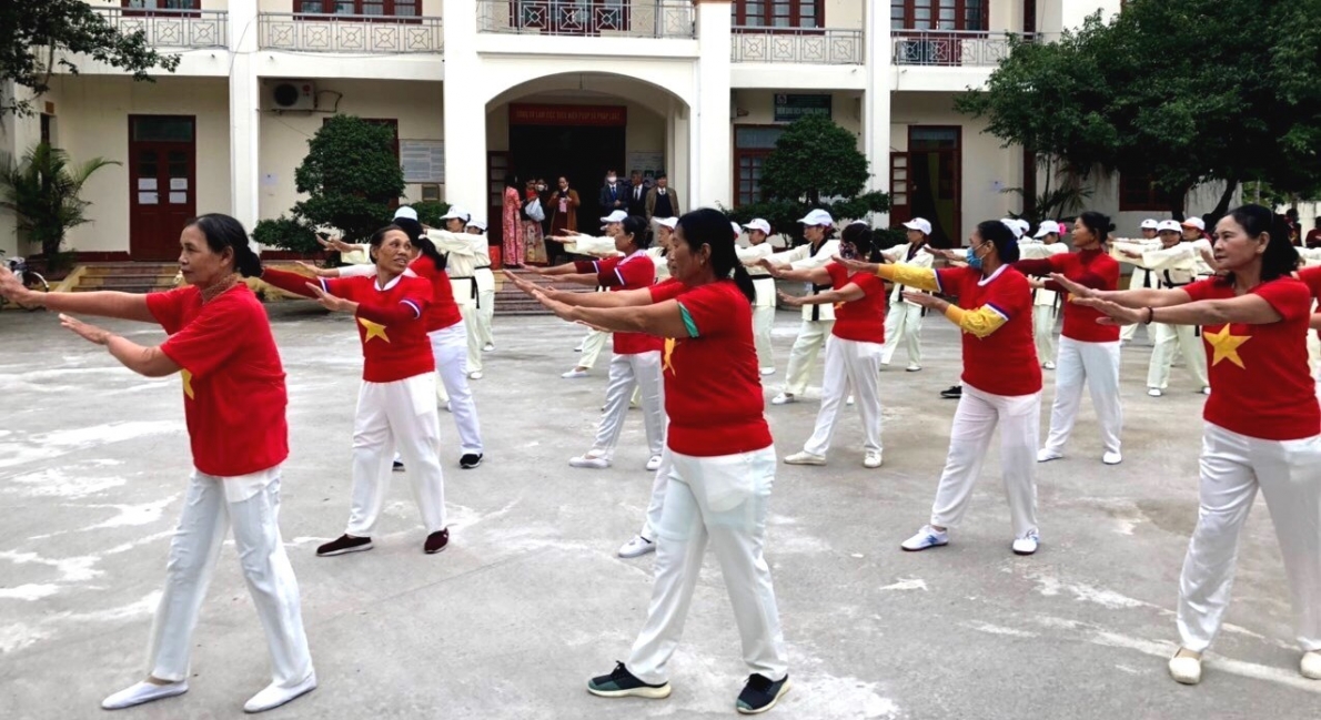 Bài dưỡng sinh của NCT thị xã Quảng Yên, tỉnh Quảng Ninh